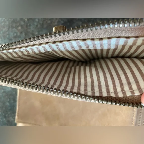 Tan Wallet - Picture 3 of 4